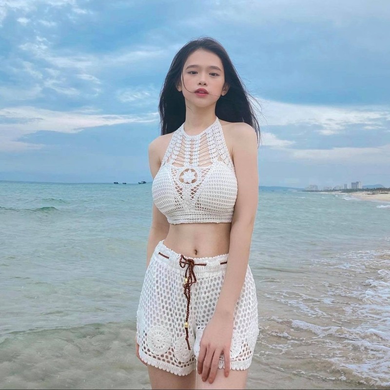 Linh Ka khoe tron vong ba va vong eo sieu thuc khi dien bikini-Hinh-7