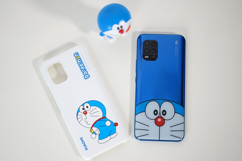 Bo phu kien iPhone hinh Doraemon 