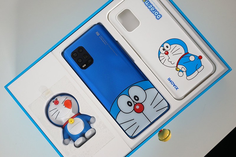 Bo phu kien iPhone hinh Doraemon 