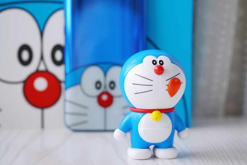 Bo phu kien iPhone hinh Doraemon 