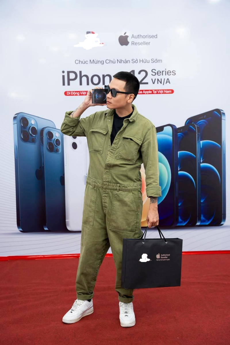 Wowy, Ngoc Trinh va dan sao Viet no nuc khoe tau iPhone 12-Hinh-6