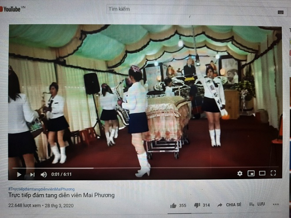 Phan cam dan livestream “dao” kiem view bat chap tai le tang nghe si-Hinh-13