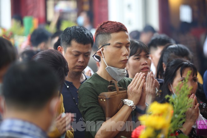 Nguoi dan Thu do chen chan di le Phu Tay Ho ngay dau thang 11 am lich-Hinh-6