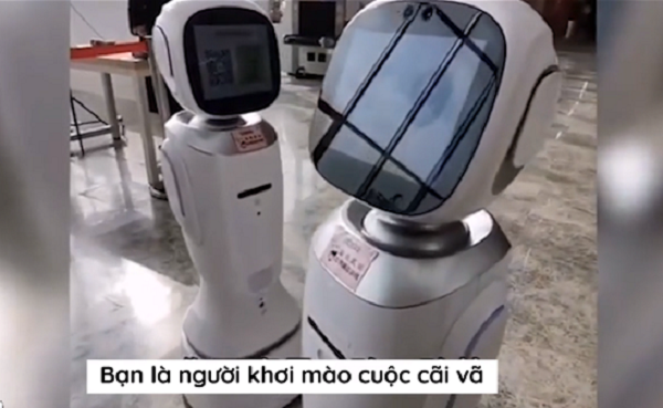 Thuc hu chuyen 2 robot “cai nhau” trong thu vien gay sot mang xa hoi-Hinh-2