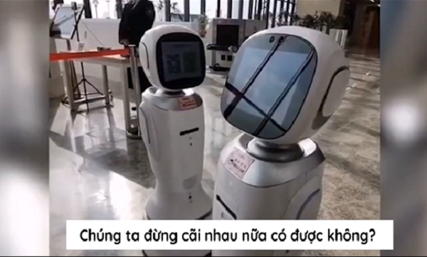 Thuc hu chuyen 2 robot “cai nhau” trong thu vien gay sot mang xa hoi