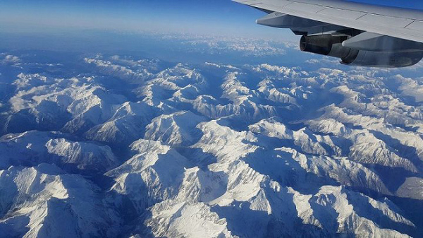 Chieu cao dinh Himalaya khien may bay dan su kho xu ly khi gap su co-Hinh-7