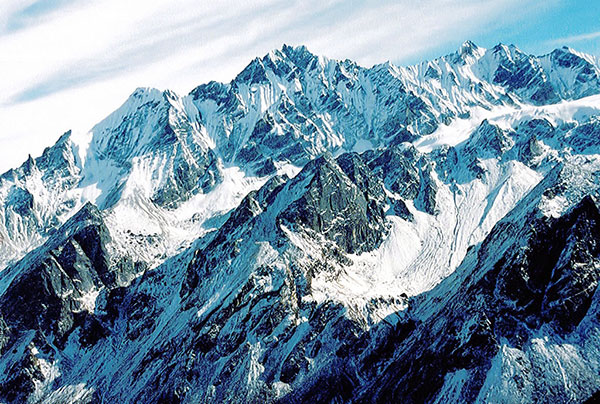 Chieu cao dinh Himalaya khien may bay dan su kho xu ly khi gap su co-Hinh-9