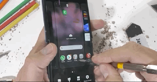 Galaxy Fold va Galaxy Z Flip hong man hinh trong thoi tiet lanh-Hinh-12
