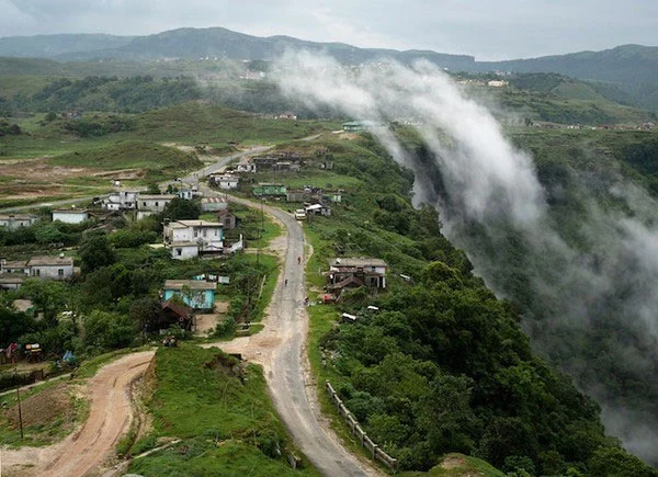 Ao mua ky la cua nguoi dan song tai noi am uot nhat Trai Dat-Hinh-6