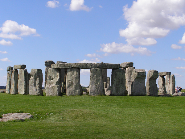 Nhung tang da o di tich Stonehenge duoc dung len voi muc dich gi?-Hinh-2