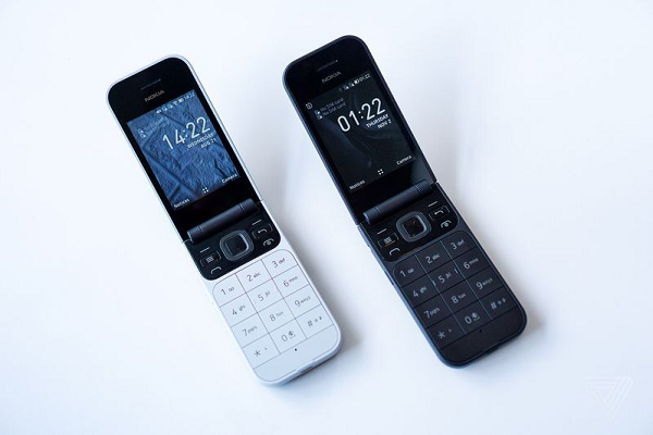 Quen smartphone “khung” di, Nokia 2720 nap gap hieu qua hon nhieu-Hinh-8