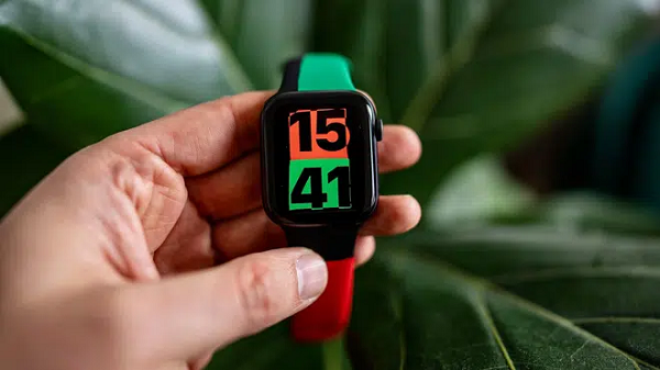 Apple Watch ra mat phien ban ket hop 3 mau vo cung doc la-Hinh-5