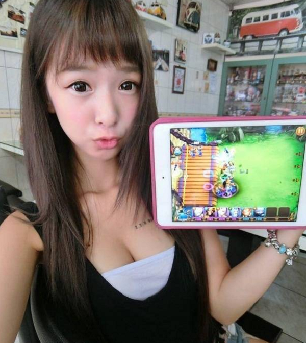 Than hinh boc lua cua nu game thu Dai Loan co khuon mat ngay tho-Hinh-5