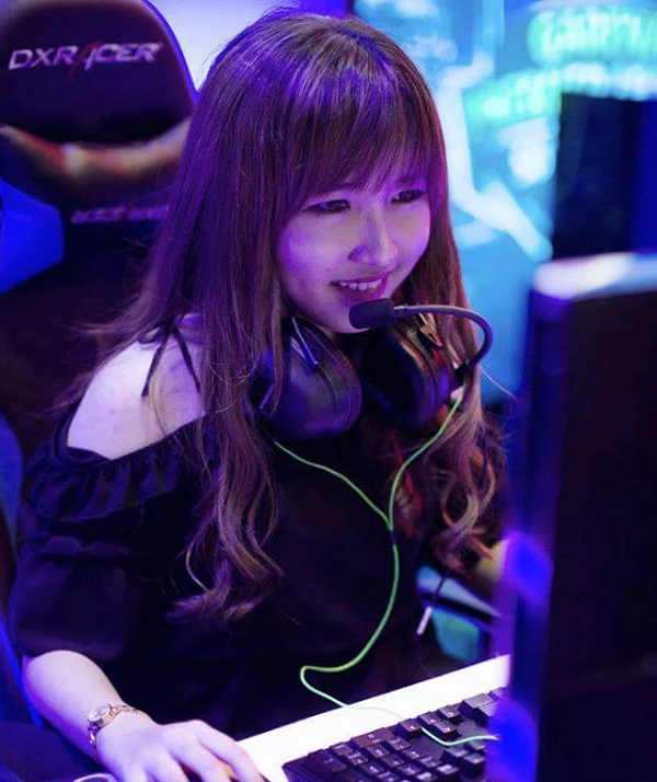 Loat my nhan nong bong, choi game gioi cua lang esport Viet Nam-Hinh-8