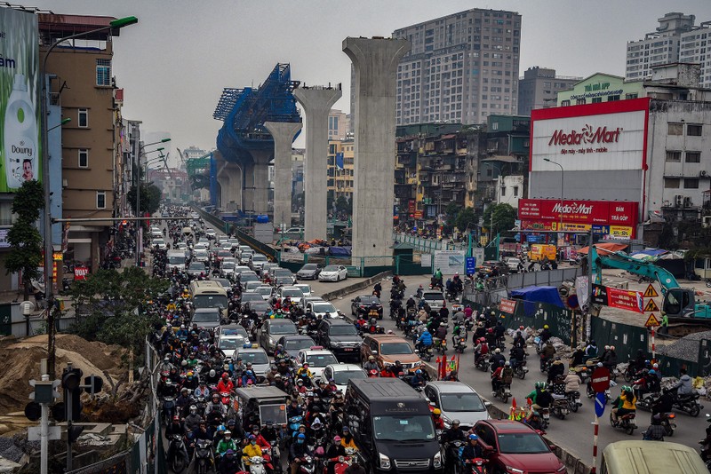 Ha Noi ngay thuong va trong thoi gian siet chat gian cach-Hinh-7