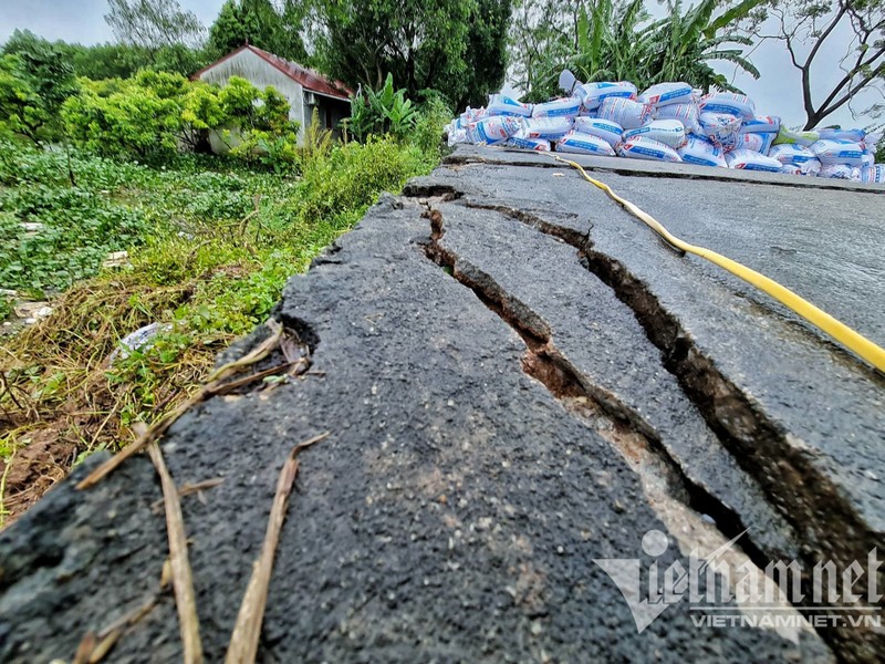 Ha Noi: Cang den canh doan de lun sau ca met-Hinh-4