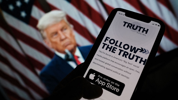 Canh tranh voi Big Tech, ong Trump ra mat mang xa hoi moi “TRUTH Social