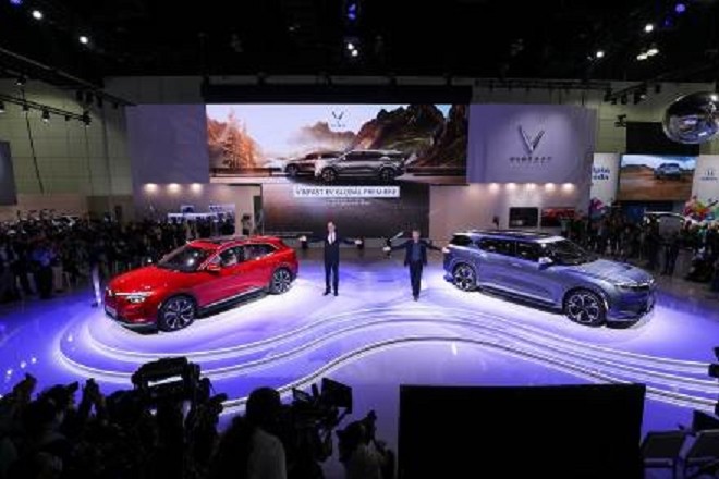 CEO Los Angeles Auto Show: VF e35, VF e36 cua VinFast hap dan khong the cuong-Hinh-2