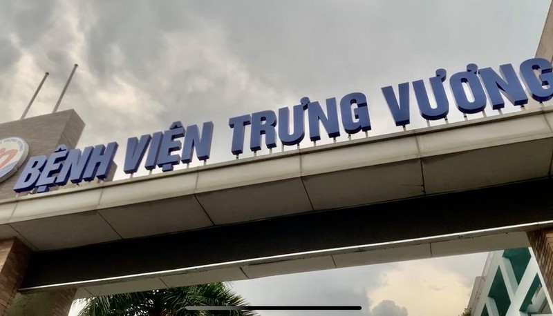 Giam doc Benh vien Trung Vuong TP HCM bi khien trach