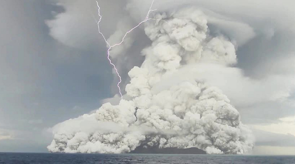 Bi an quanh vu phun trao nui lua o Tonga, chuyen gia dau dau-Hinh-2