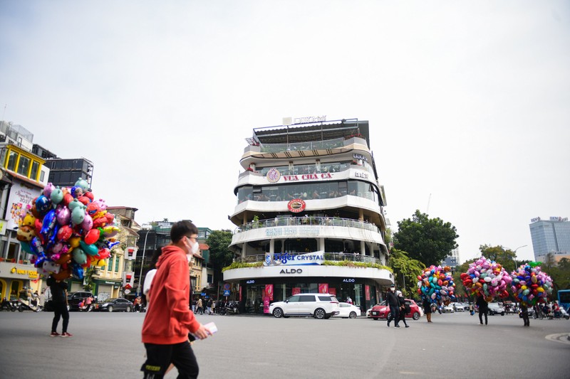 Cac hang an uong o Ha Noi dat khach ngay nghi Tet