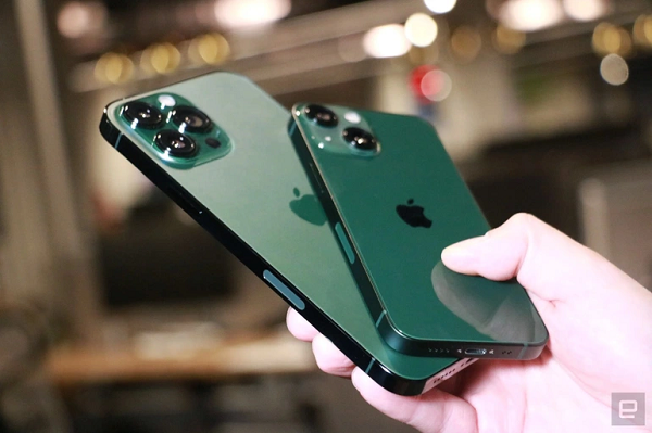 Anh thuc te iPhone 13 mau Alpine Green khien iFan khong the roi mat-Hinh-4