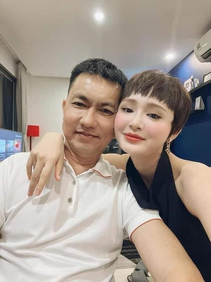 Lo loat anh 'anh nuong tua' cam tay hon ma Hien Ho-Hinh-3