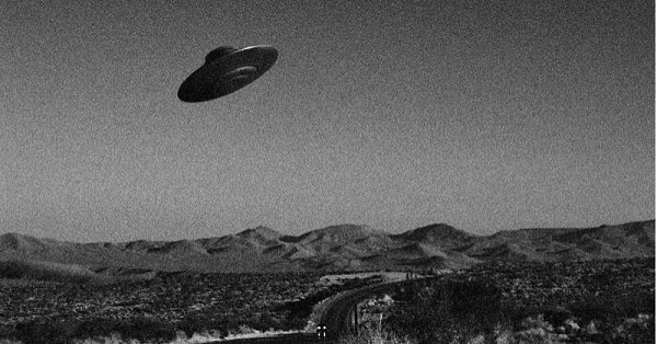 Phi hanh gia NASA: “UFO ha canh khong phat ra tieng dong!“-Hinh-12