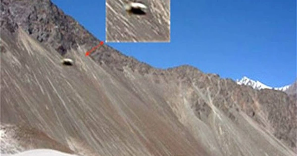 Nong: CIA lo tai lieu mat ve UFO “an nap” tren day Himalaya-Hinh-2