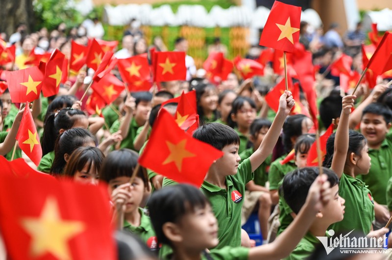 Khoanh khac dang nho trong ngay khai giang nam hoc moi-Hinh-10