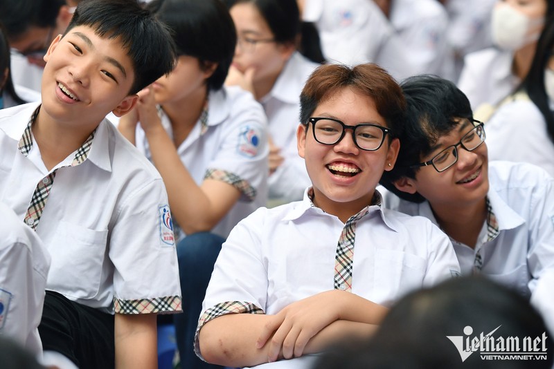 Khoanh khac dang nho trong ngay khai giang nam hoc moi-Hinh-6