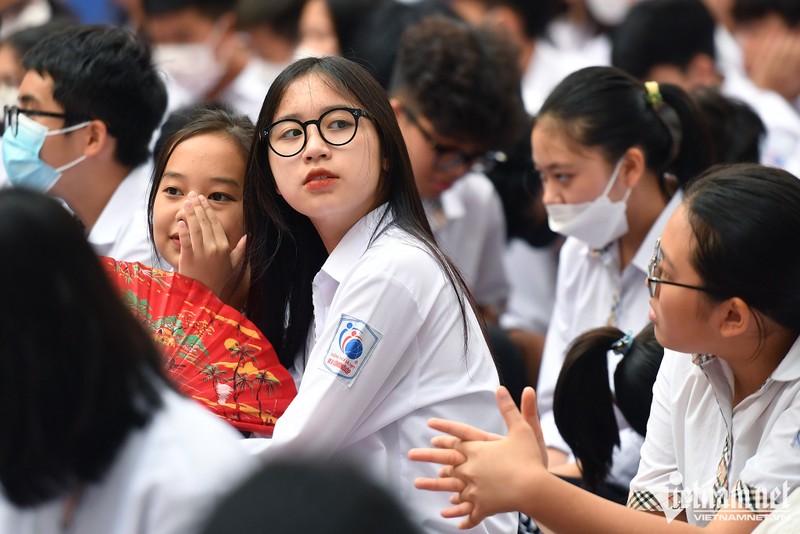 Khoanh khac dang nho trong ngay khai giang nam hoc moi-Hinh-7