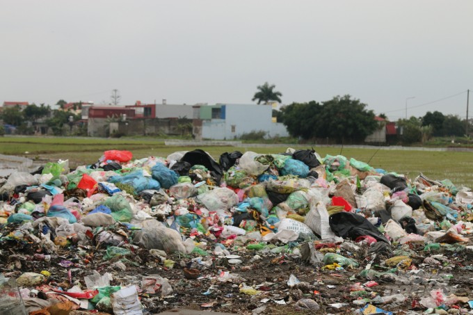 Hai Phong: Dan dau dau vi rac, chinh quyen chua tim duoc loi giai