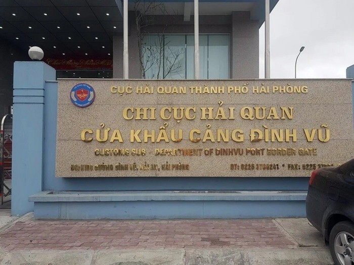 Hai Phong: Mot can bo hai quan bi khoi to