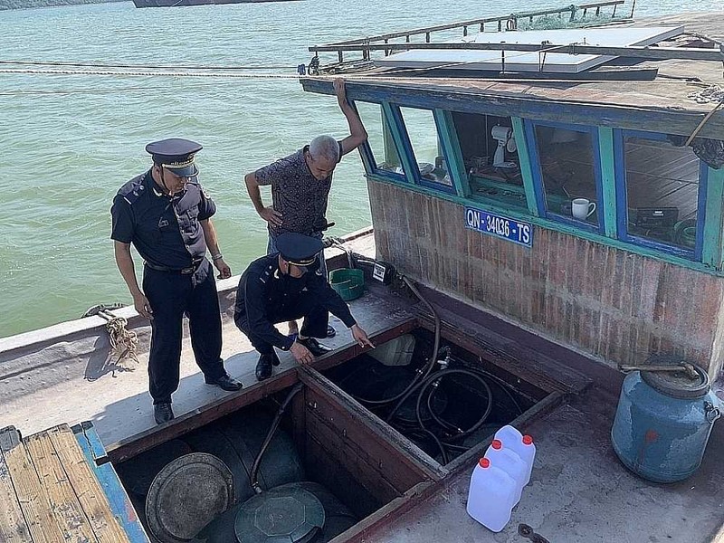 Quang Ninh: Gian nan phong chong buon lau xang dau tren bien