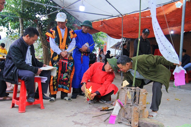 Doc dao le cap sac cua nguoi Dao Thanh Y o Quang Ninh-Hinh-9