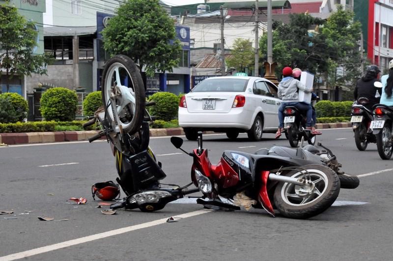 2 ngay dau nghi le: 54 nguoi thuong vong vi TNGT