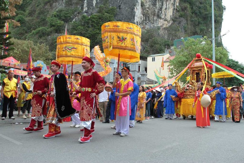 Quang Ninh: Khai hoi Den Duc Ong Tran Quoc Nghien nam 2023-Hinh-2