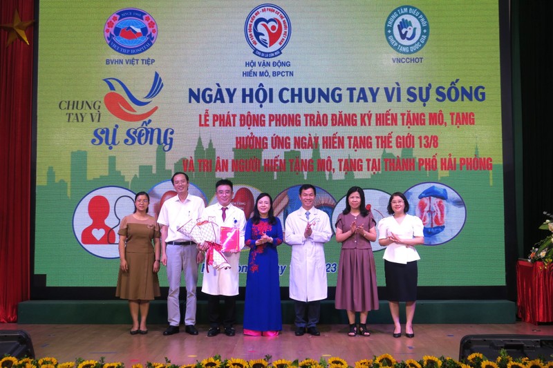 Hai Phong: Hon 1.200 nguoi dang ky hien mo tang tai BV Viet Tiep-Hinh-3