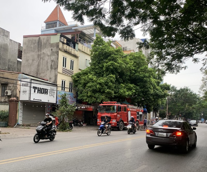 Hai Phong: Kip thoi dap tat dam chay canh tram dien bien the-Hinh-2