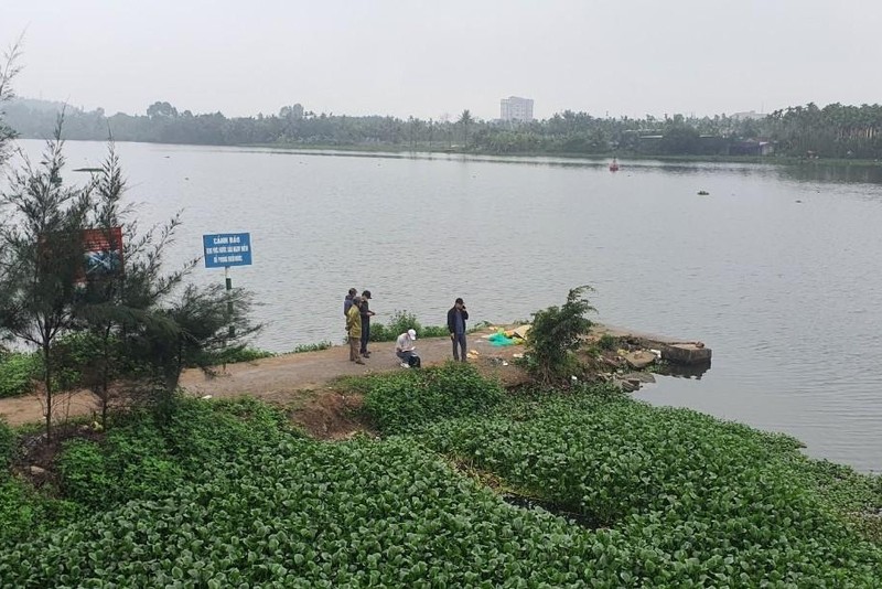 Hai Phong: Phat hien thi the cu ong troi noi tren song Gia