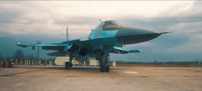 Tiem kich bom Su-34 bi dot chay tai can cu, Nga hanh dong khan-Hinh-14