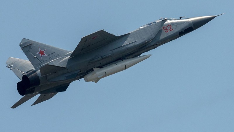 MiG-31 va ten lua Kinzhal lam te liet viec san xuat dan phao cua Ukraine-Hinh-11