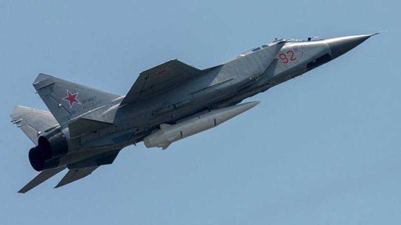 MiG-31 va ten lua Kinzhal lam te liet viec san xuat dan phao cua Ukraine-Hinh-7