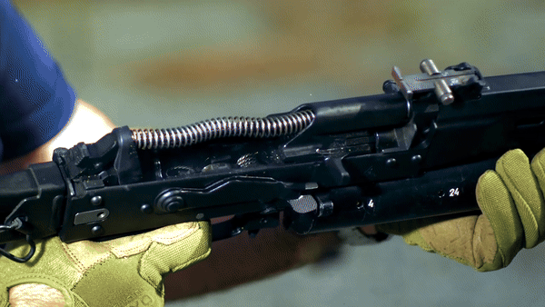 Suc manh cua 'bo rung' PP-91 Bizon trong tay linh dac nhiem Nga-Hinh-5