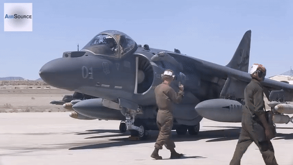 ​Xem chien dau co AV-8B Harrier II My danh chan 7 UAV tu sat Houthi-Hinh-10