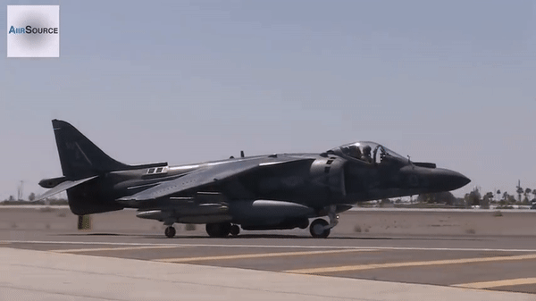​Xem chien dau co AV-8B Harrier II My danh chan 7 UAV tu sat Houthi-Hinh-11