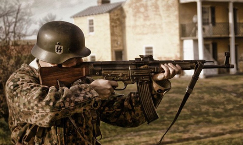 Stg-44, nguon cam hung cua moi khau sung truong tan cong-Hinh-19