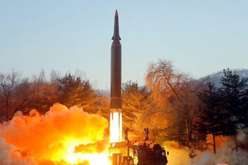 View - 	Triều Tiên tiếp tục phóng tên lửa đạn đạo ra biển