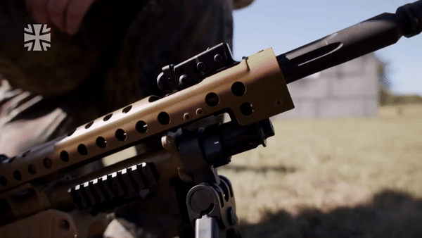 Uy luc sung may “luoi cua quet bo binh” MG5 Duc cap cho Ukraine-Hinh-18
